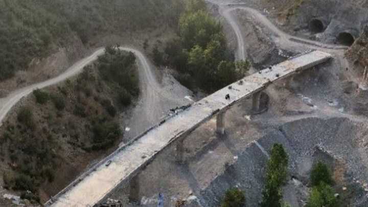 تکمیل پل 190 متری جاده جایگزین سد هراز